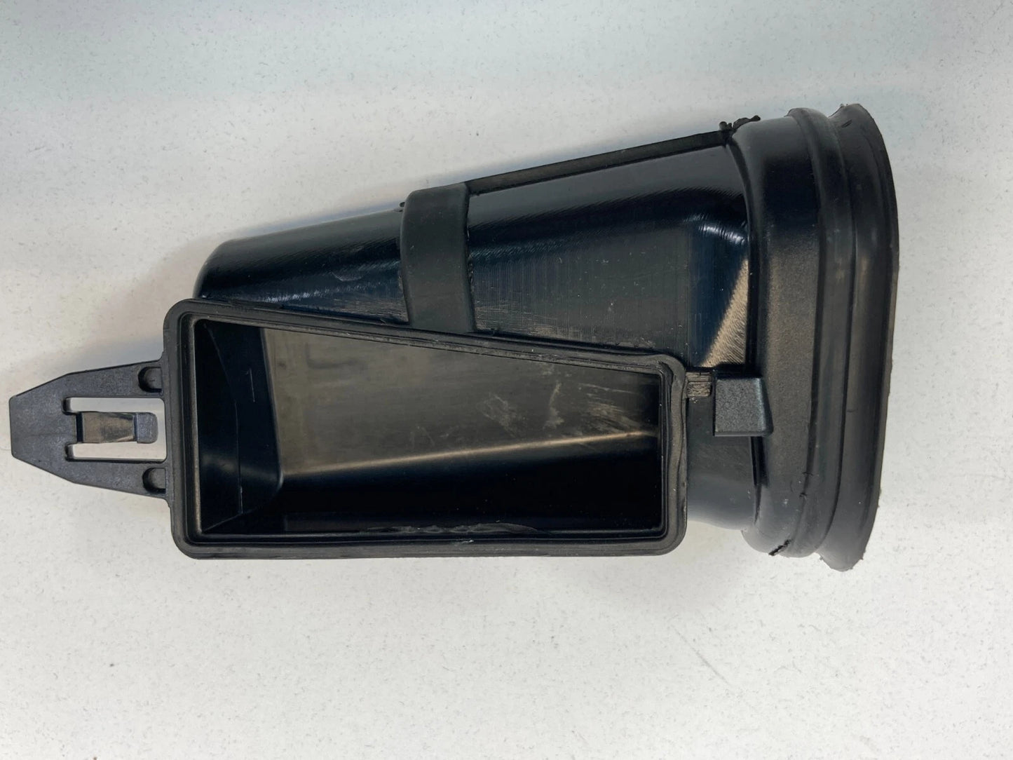 2006-2012 MERCEDES-BENZ R350 FRONT RIGHT A/C AIR VENT UPPER DUCT A2518300623 OEM