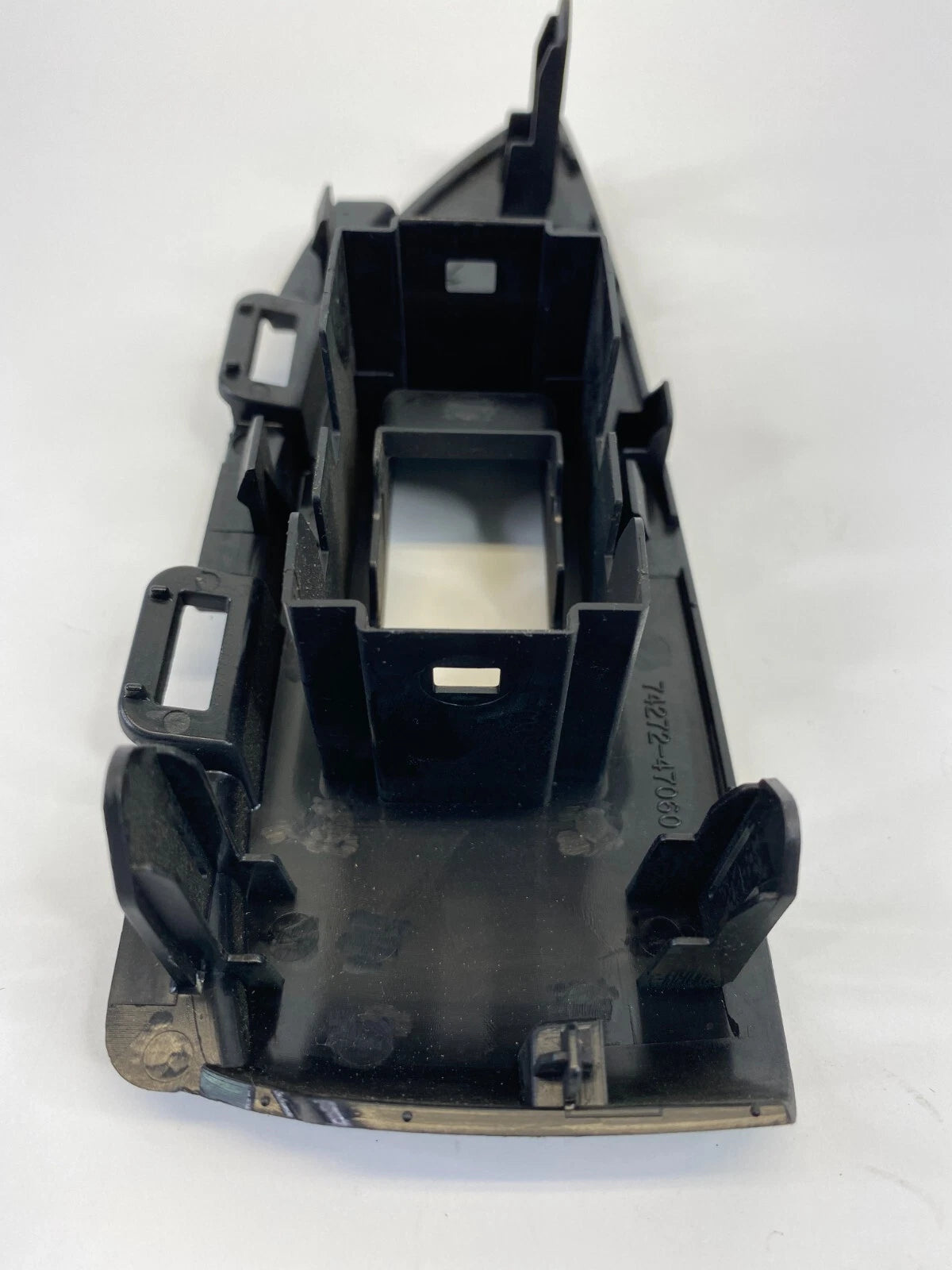 10-15 TOYOTA PRIUS REAR LEFT SIDE DOOR WINDOW CONTROL SWITCH BEZEL 74272-47060