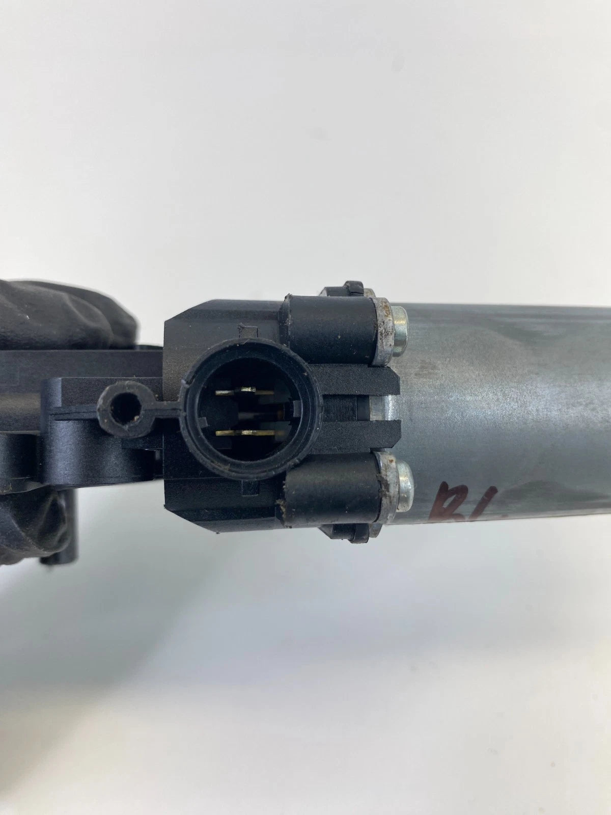 2006-2010 HYUNDAI SONATA REAR LEFT SIDE POWER WINDOW MOTOR OEM 400899
