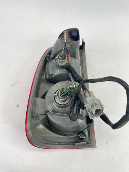 2005 2006 TOYOTA TUNDRA REAR RIGHT SIDE TAIL LIGHT TAILLIGHT ASSEMBLY OEM