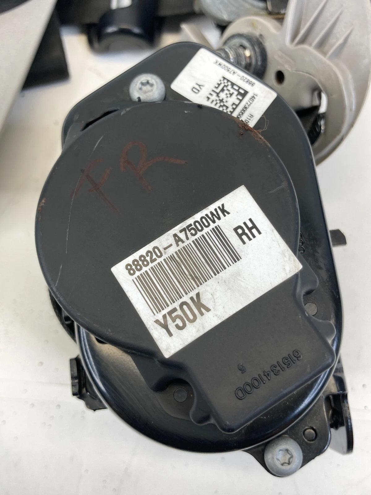 14-18 KIA FORTE FRONT RIGHT SIDE SEAT BELT RETRACTOR & PRETENSIONER 88820-A7500W