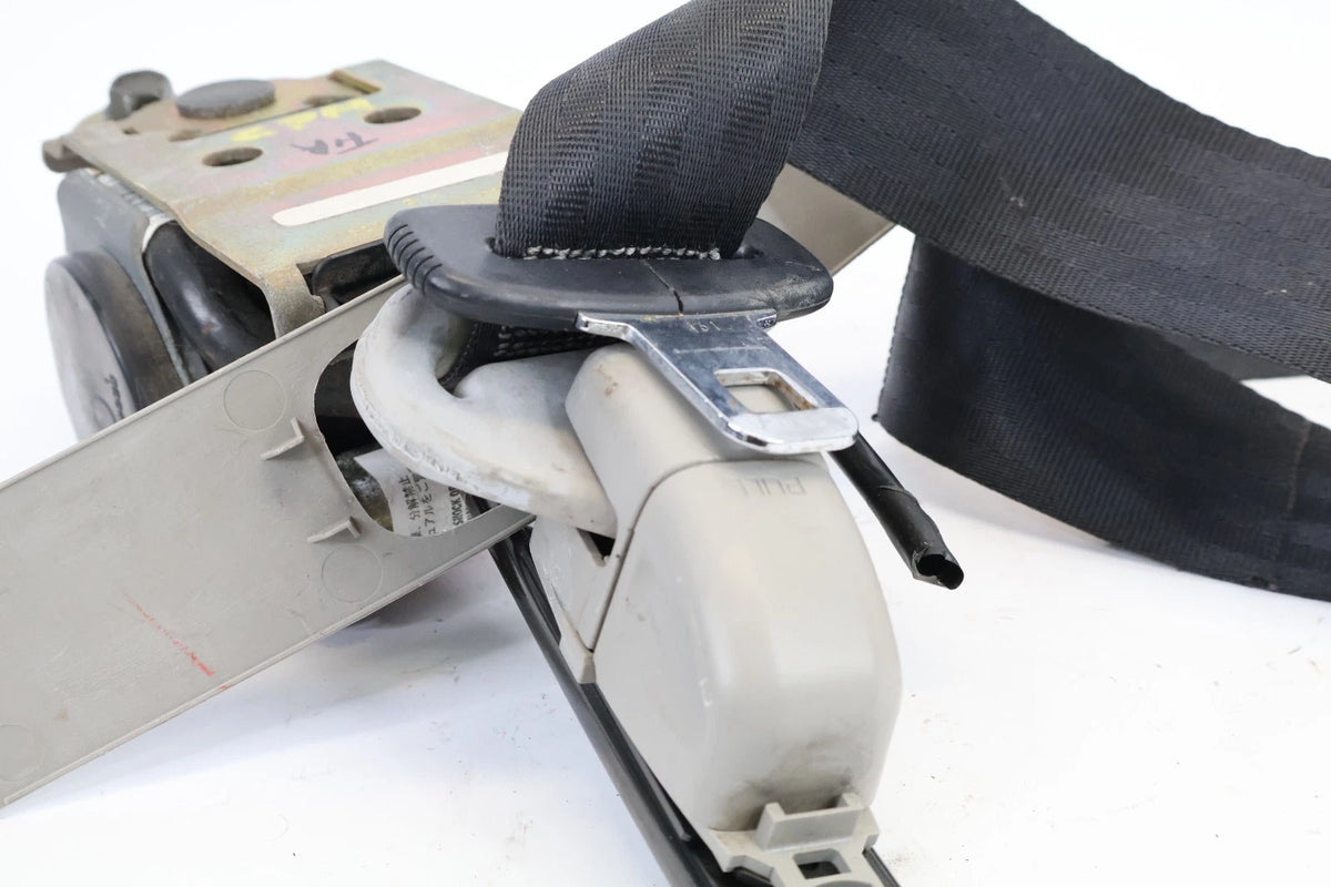 2002 2003 NISSAN XTERRA FRONT RIGHT PASSENGER SIDE SEAT BELT RETRACTOR OEM