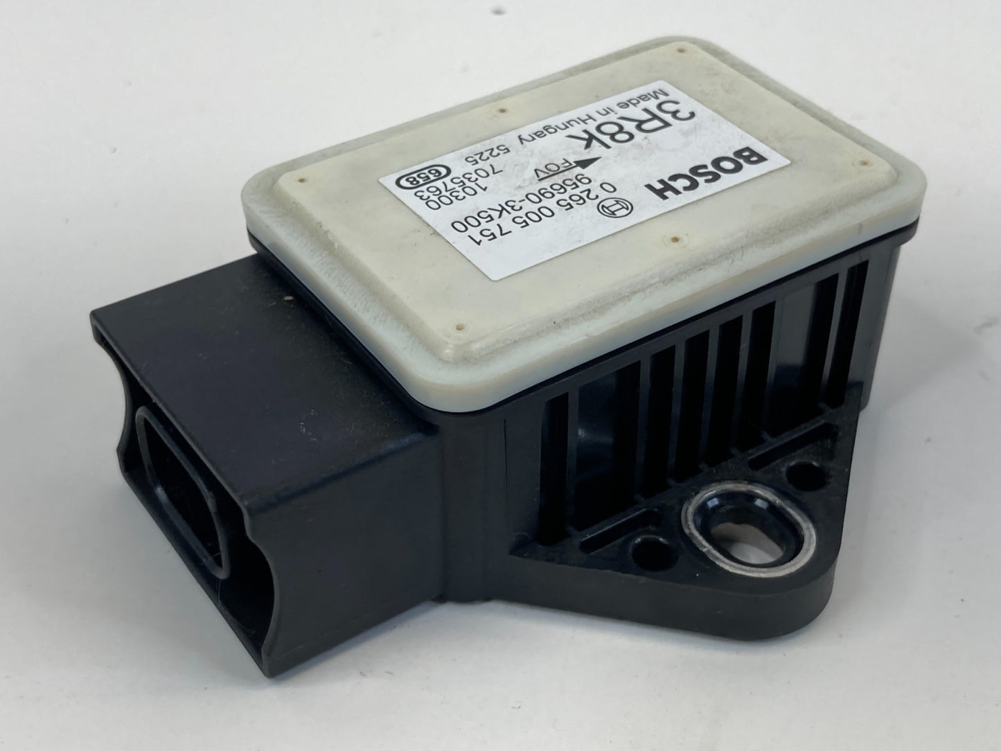 2008-2014 Hyundai Sonata 2.4L Suspension Yaw Rate Sensor Module 95690-3K500