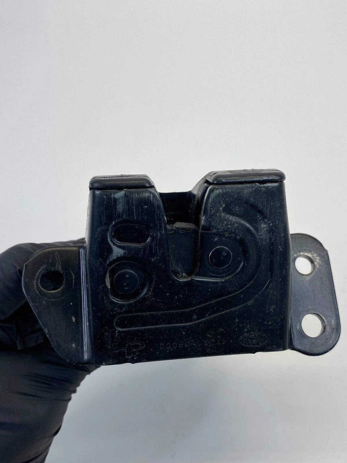 2007-2009 HYUNDAI SANTA FE RR TRUNK TAILGATE LOCK LATCH ACTUATOR OEM 812302B000