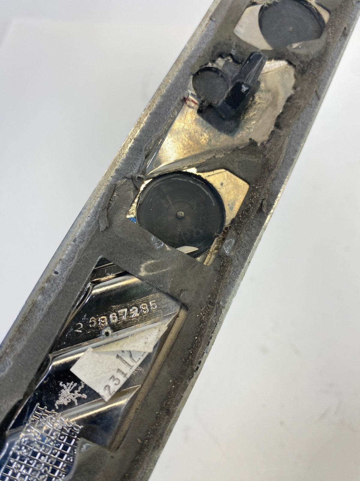 2008-2012 Buick Enclave Front Left Side Hood Exterior Molding Chrome 25867285