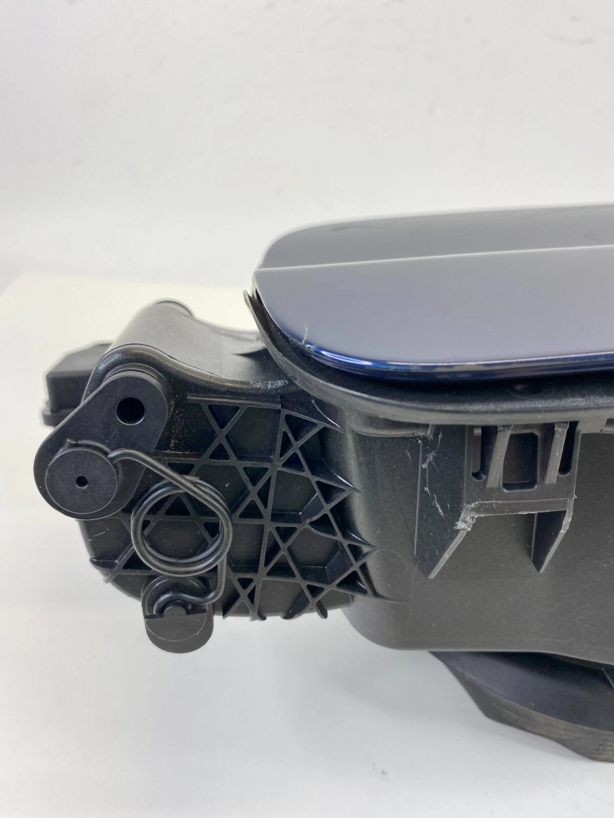 2011-2017 BMW X3 F25 FUEL FILLER DOOR GAS TANK COVER W/ ACTUATOR & POCKET OEM