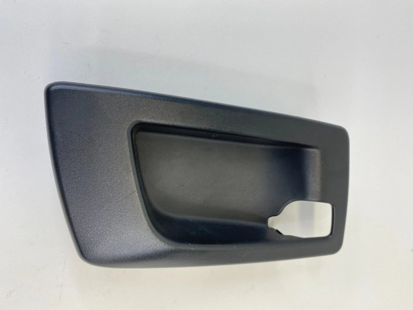 04-06 SRX 03-07 CADILLAC CTS RR RIGHT INNER DOOR HANDLE BEZEL TRIM OEM 25752964