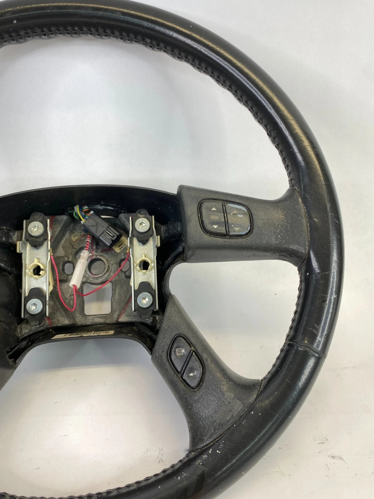 2002-2009 GMC ENVOY STEERING WHEEL W/ MULTIFUNCTION SWITCH BUTTONS 15188425 OEM