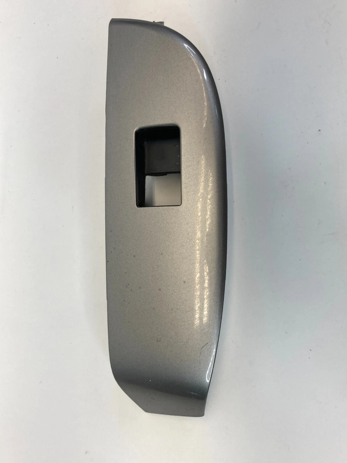2013-2015 CHEVROLET MALIBU RR LH POWER WINDOW SWITCH BEZEL TRIM UNIT OEM 2082911