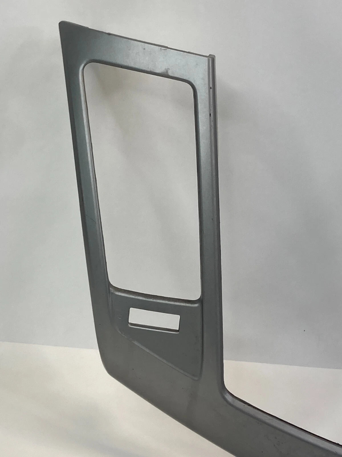 2011-2016 CHEVROLET CRUZE DASH RADIO SURROUND COVER TRIM BEZEL OEM 94567907