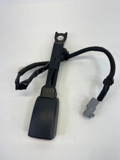 2005-2008 Pontiac Vibe Front Right Seat Belt Buckle 56458-A OEM