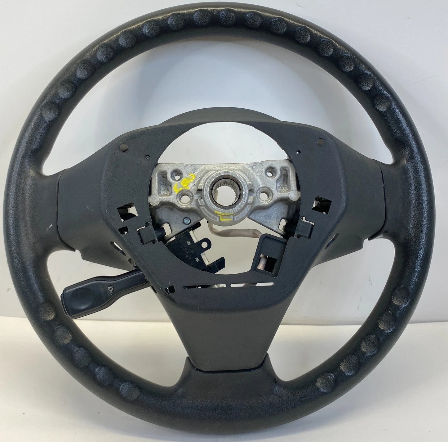 2006-2012 TOYOTA YARIS STEERING WHEEL WITH CRUISE CONTROL SWITCH OEM GS120-02460