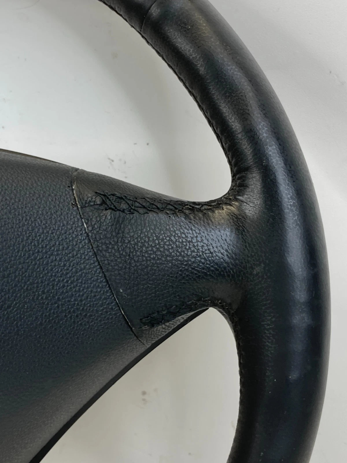 2006-2007 BMW 530XI STEERING WHEEL W/ AUDIO & CRUISE SWITCHES OEM