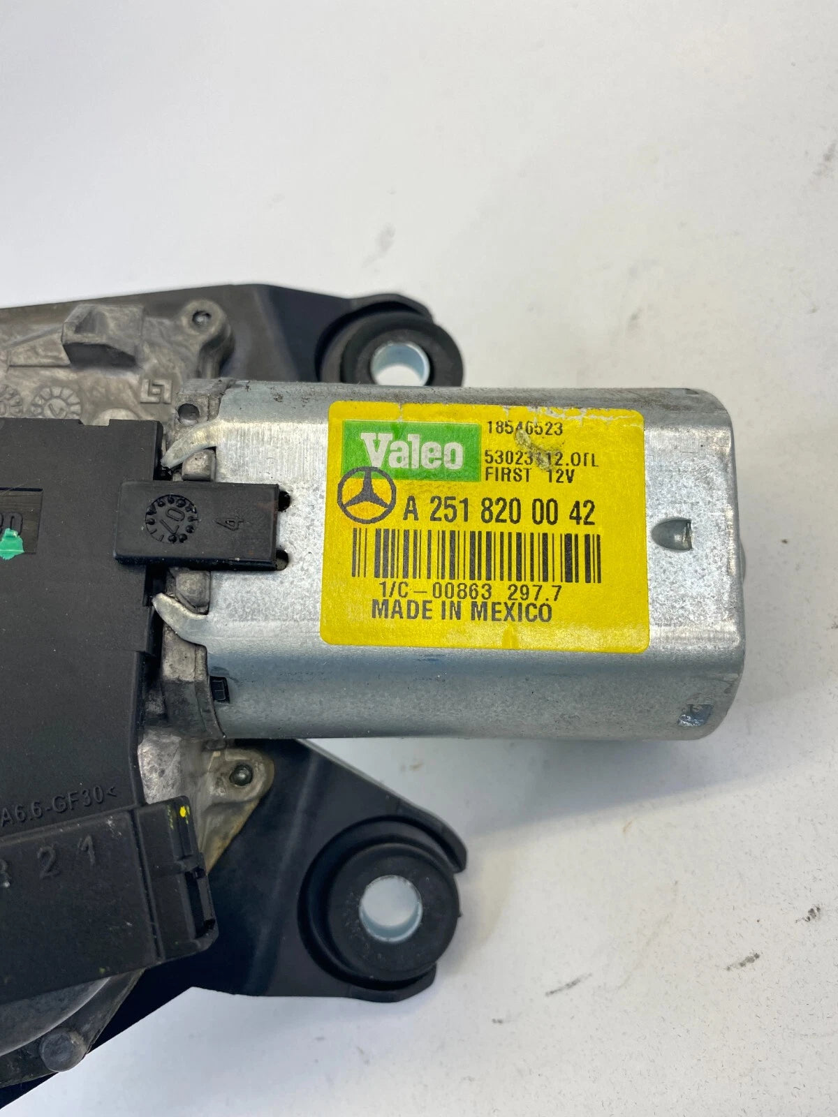 2006-2012 MERCEDES-BENZ R350 REAR GLASS WINDSHIELD WIPER MOTOR A2518200042 OEM