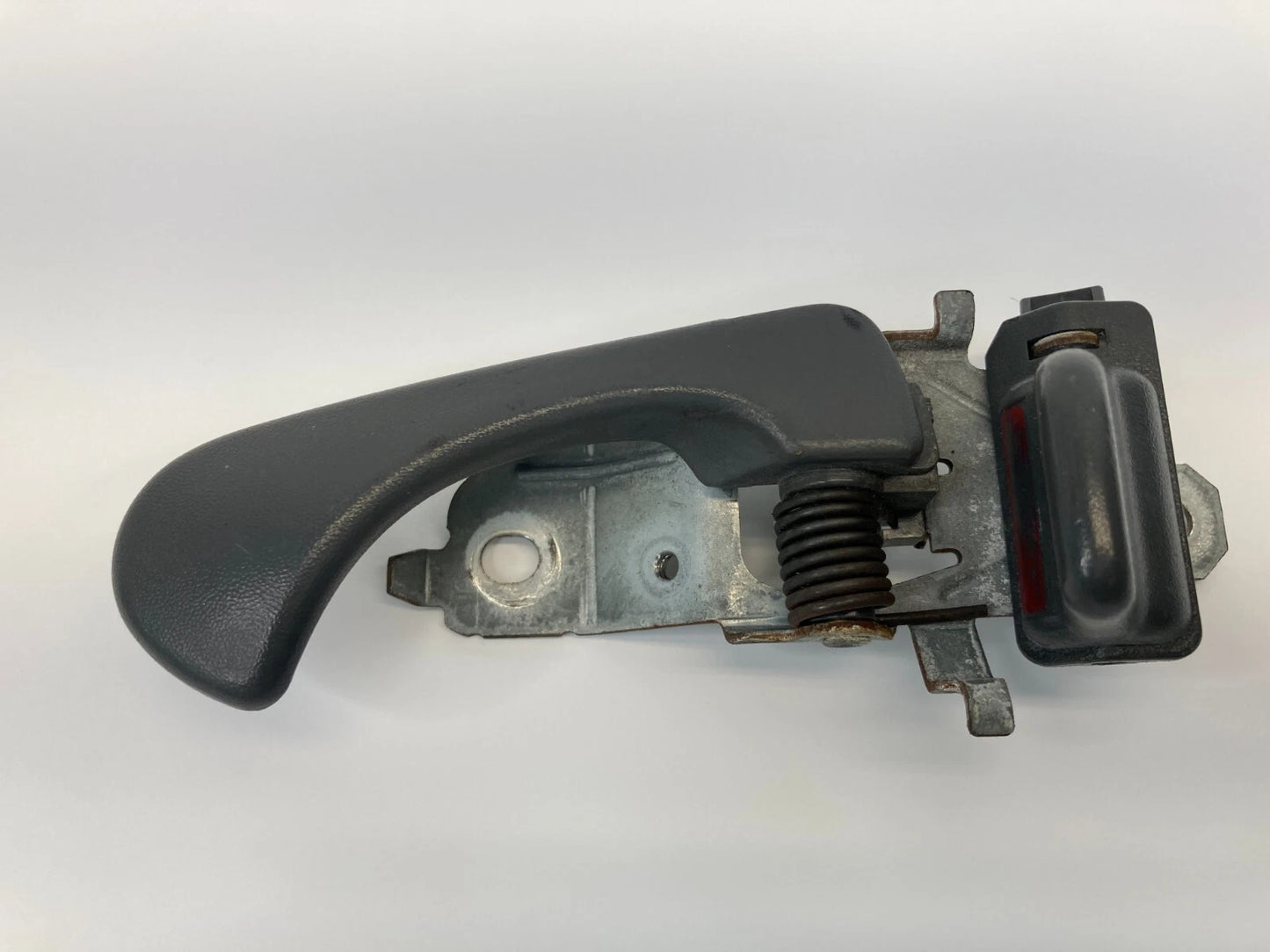 1997-2004 MITSUBISHI MONTERO SPORT FRONT LEFT SIDE INNER DOOR HANDLE ASSEMBLY