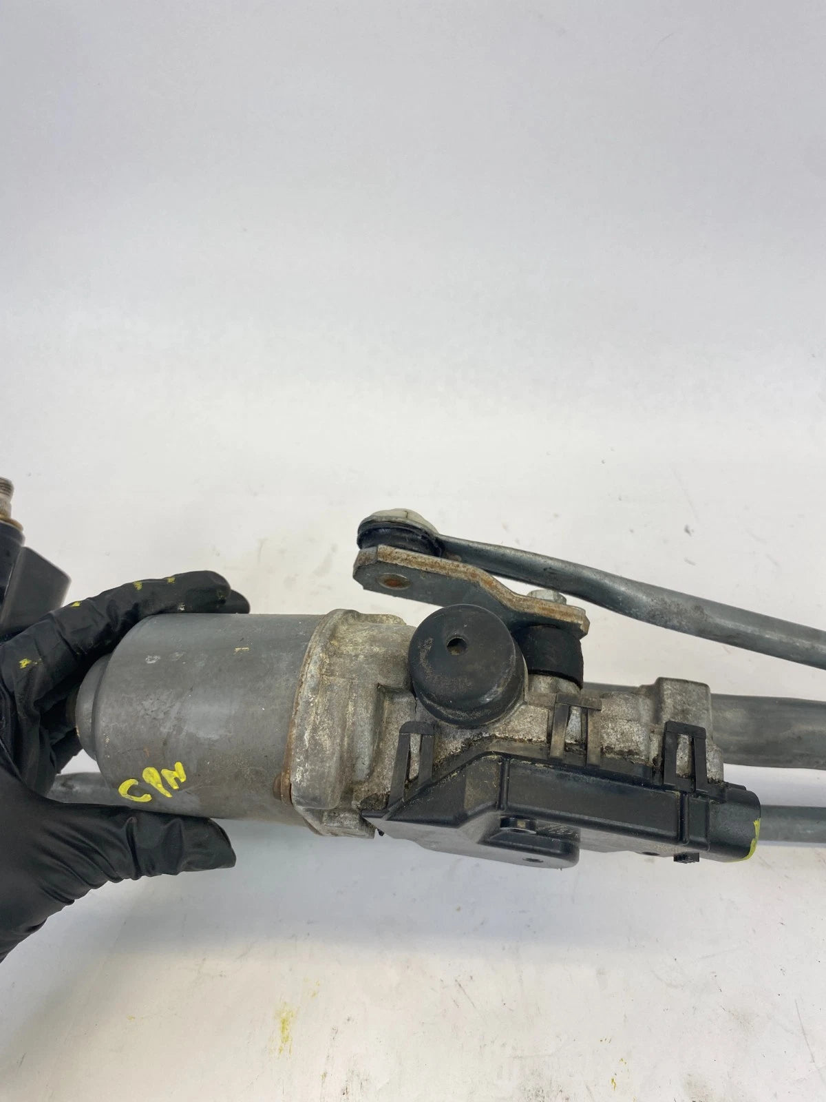 2009-2015 TOYOTA VENZA FRONT WINDSHIELD WIPER MOTOR & LINKAGE OEM 85110-0T010