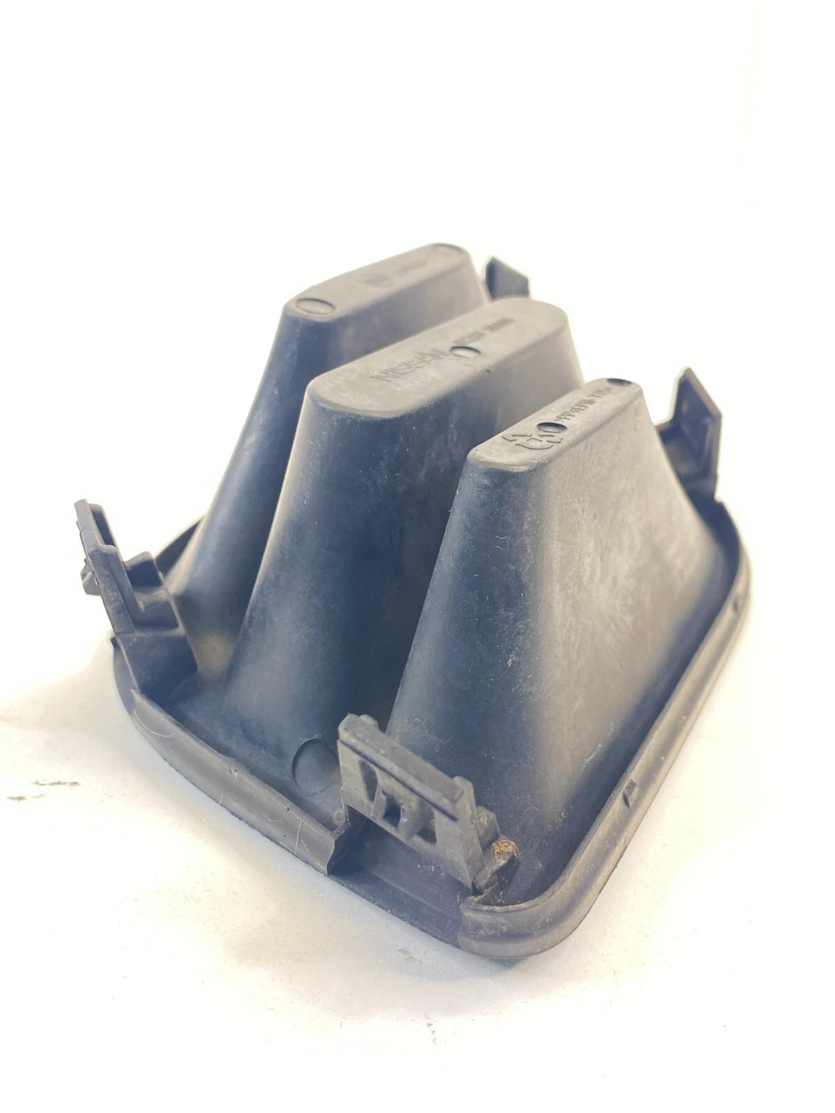 2012 2013 2014 NISSAN VERSA FRONT LEFT FOG LIGHT LAMP COVER BEZEL 62257-3BA OEM