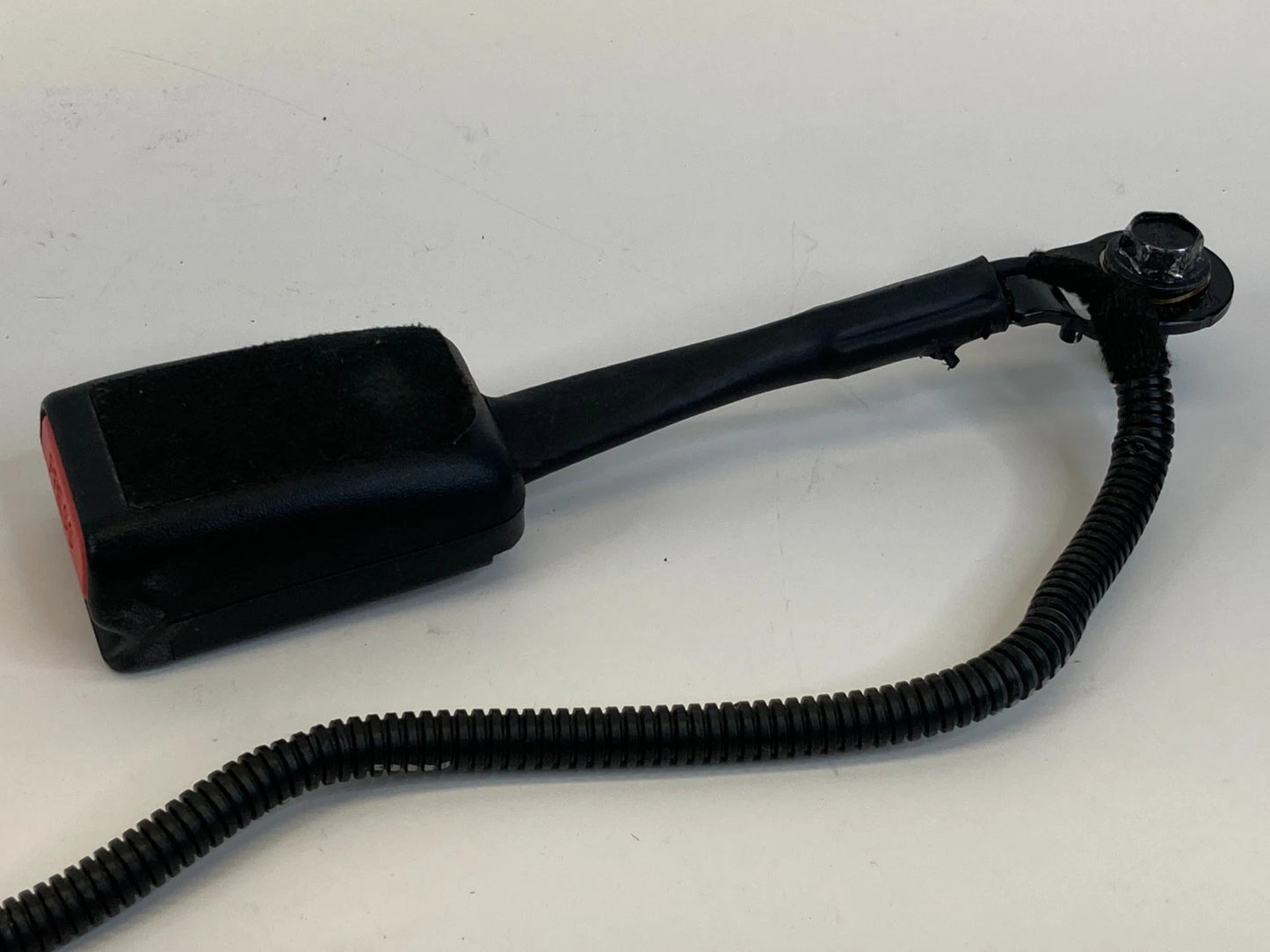 2016-2020 KIA SORENTO FRONT PASSENGER SIDE SEATBELT BUCKLE POWER SEAT 631519900B