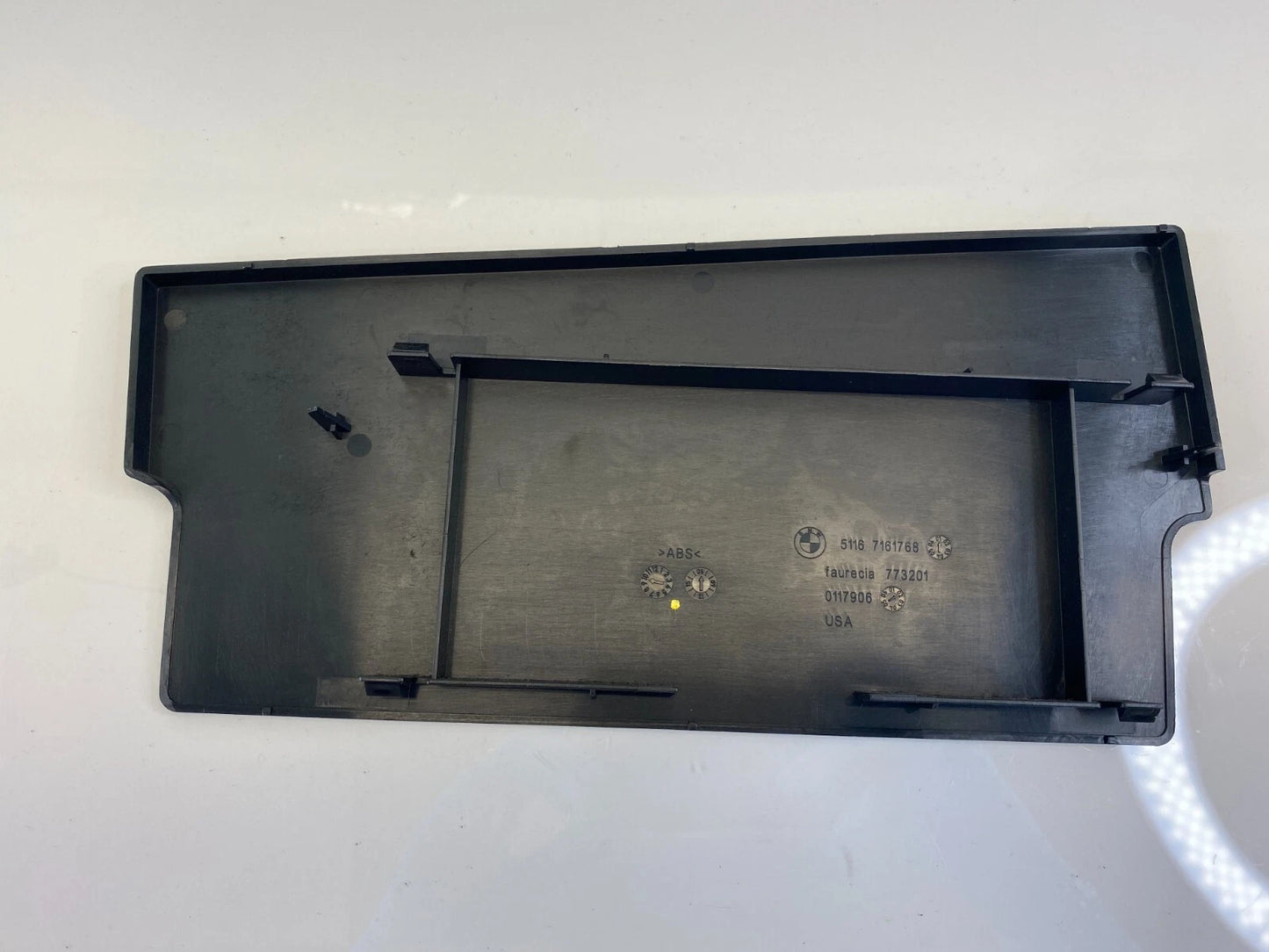2007-2009 BMW X5 2008-2014 X6 RIGHT PASSENGER GLOVE BOX COVER TRIM 51167161768