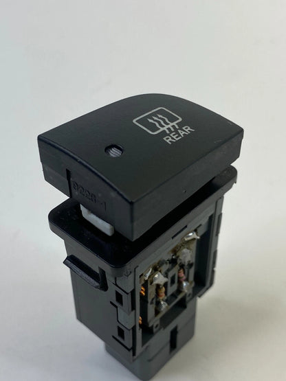 2006 07 08 09 10 2011 HYUNDAI ACCENT REAR DEFROSTER CONTROL SWITCH BUTTON OEM