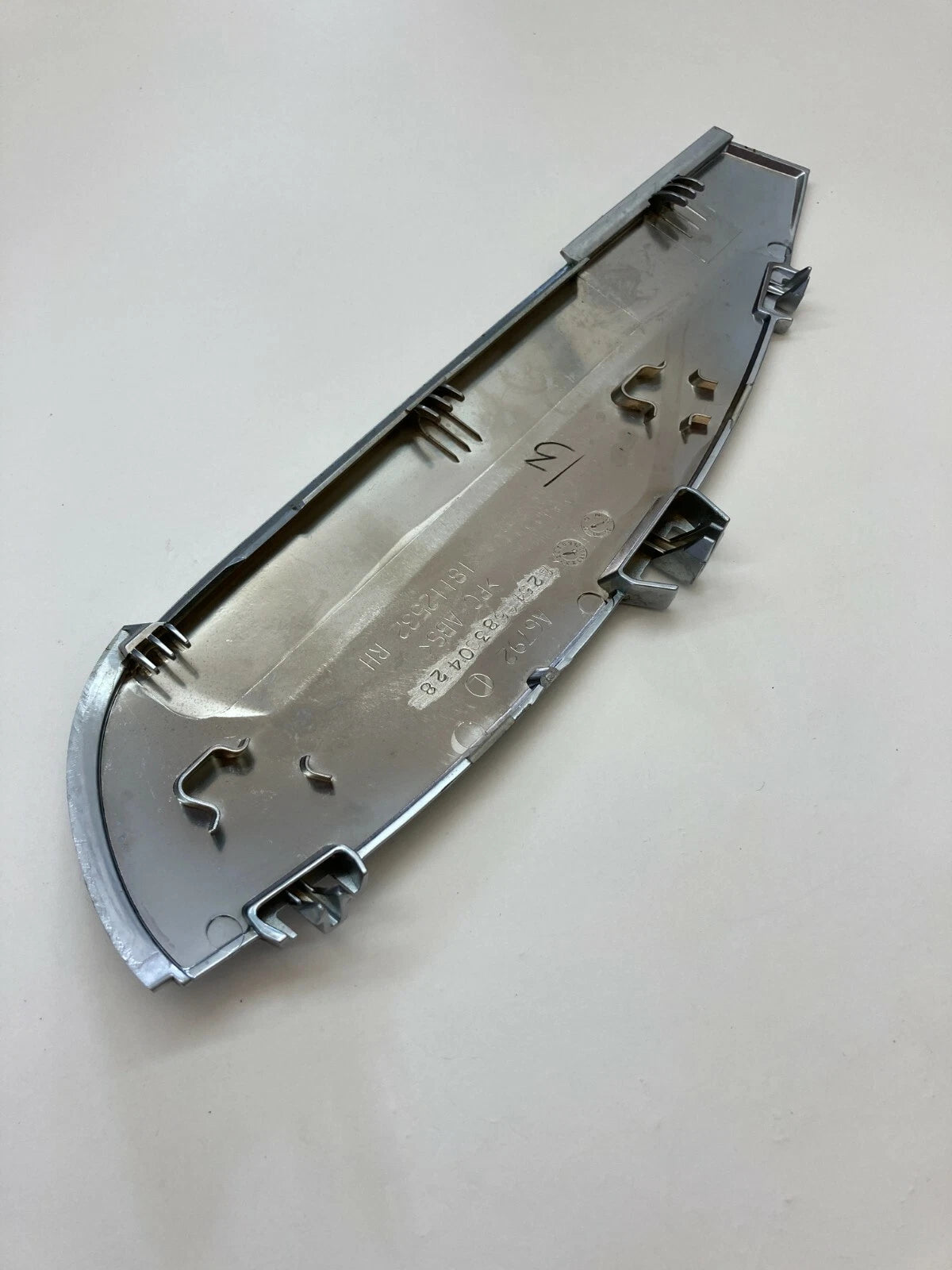 2006-2012 MERCEDES-BENZ R320 R350 REAR CENTER CONSOLE RIGHT SLIDING PLATE COVER