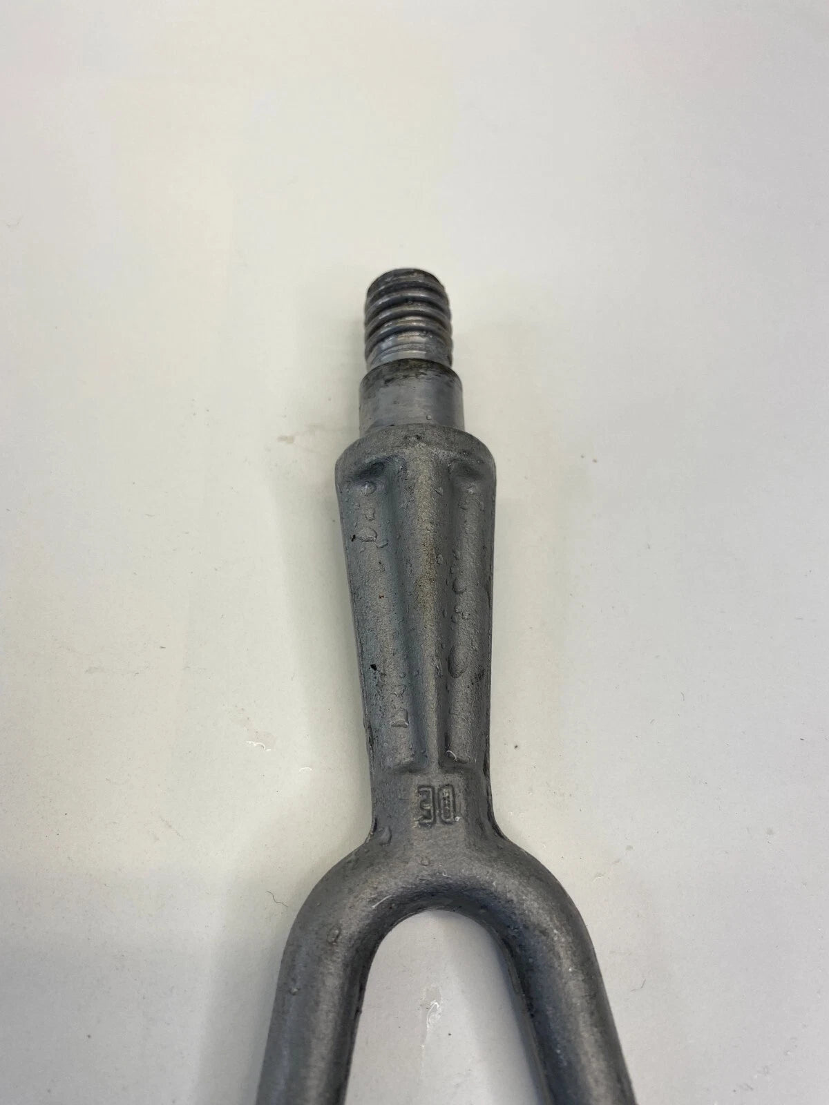 2009 09 BMW 535I XDRIVE SEDAN 4-DR TOWING HOOK TOW EYE BOLT SCREW TIE DOWN OEM