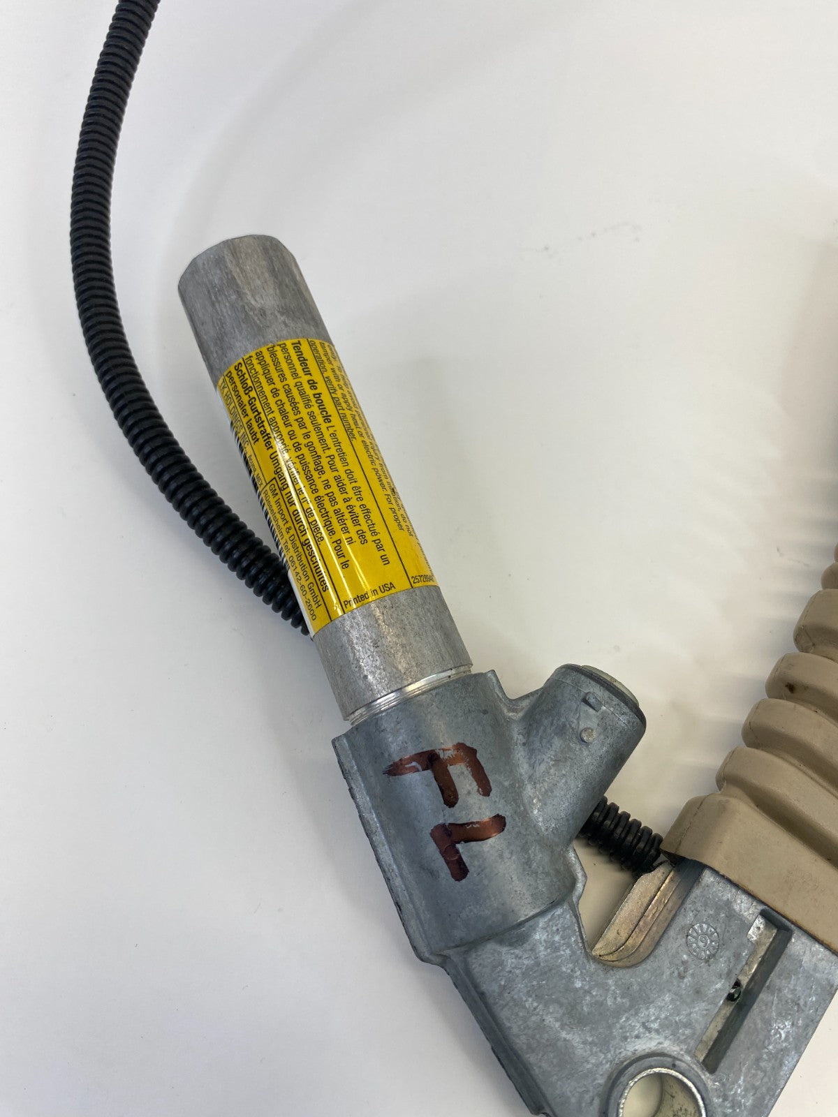 04 05 06 07 08 09 Cadillac SRX Front Left Driver Side Seat Belt Buckle OEM