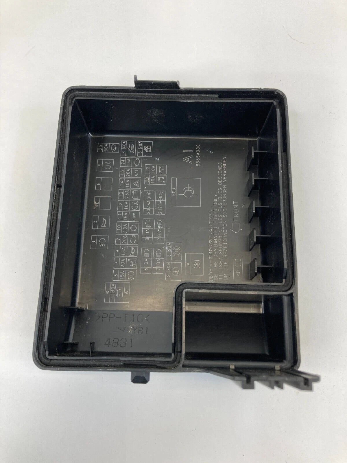 2006-2012 MITSUBISHI GALANT 3.8L 24V ENGINE FUSE BOX RELAY COVER PANEL 8565A080