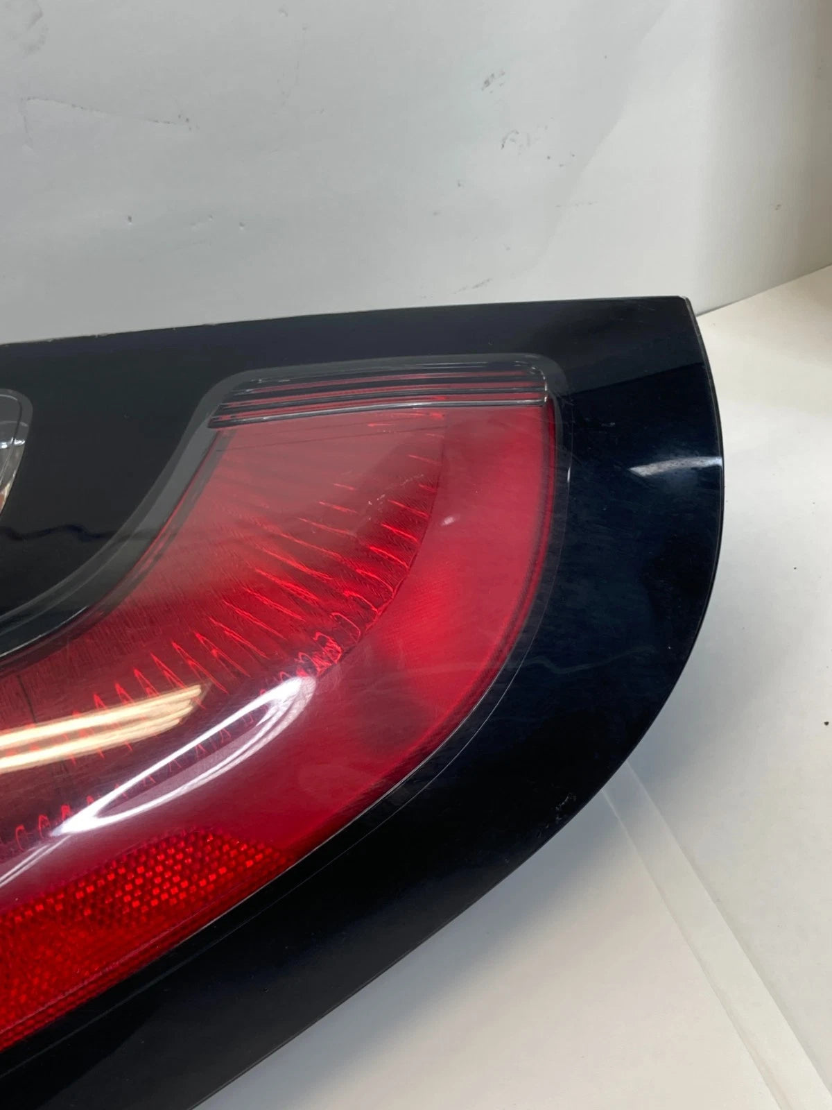 2014-2019 Kia Soul Rear Right Passenger Side Tail Light Taillight Lamp 92402B2