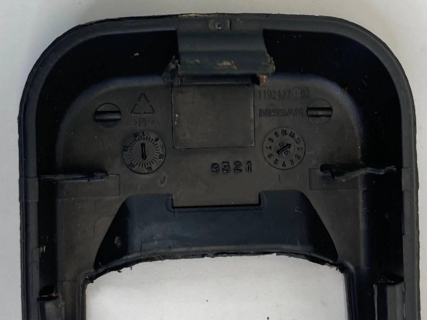 07 08 09 10 11 12 NISSAN ALTIMA SEAT TRACK END COVER CAP TRIM 1192427 OEM