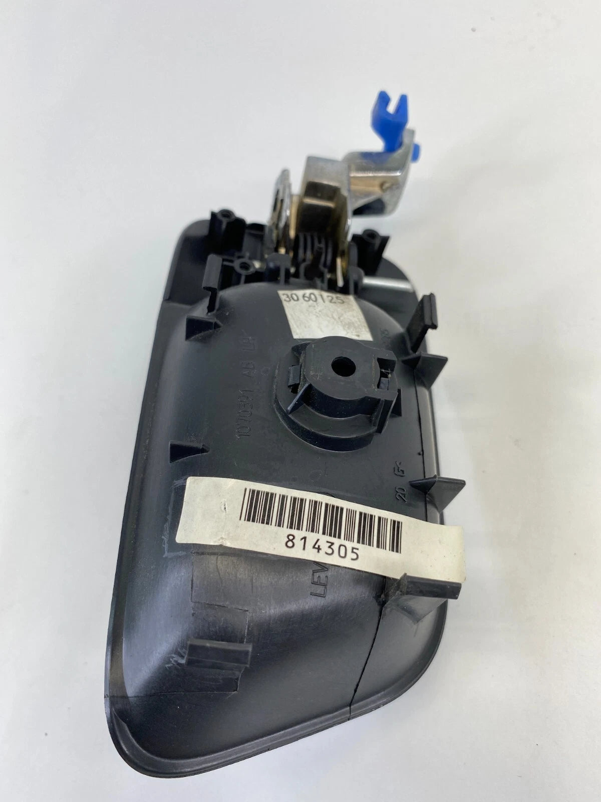 2005-2007 CHRYSLER 300 REAR LEFT BACK SIDE DOOR INNER DOOR HANDLE 1070391 OEM
