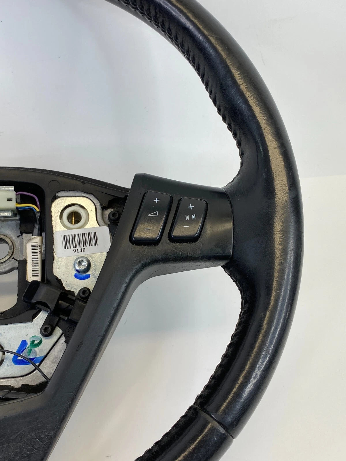 04 05 06 07 CADILLAC SRX BASE STEERING WHEEL W/ AUDIO STEREO CONTROLS LEATHER