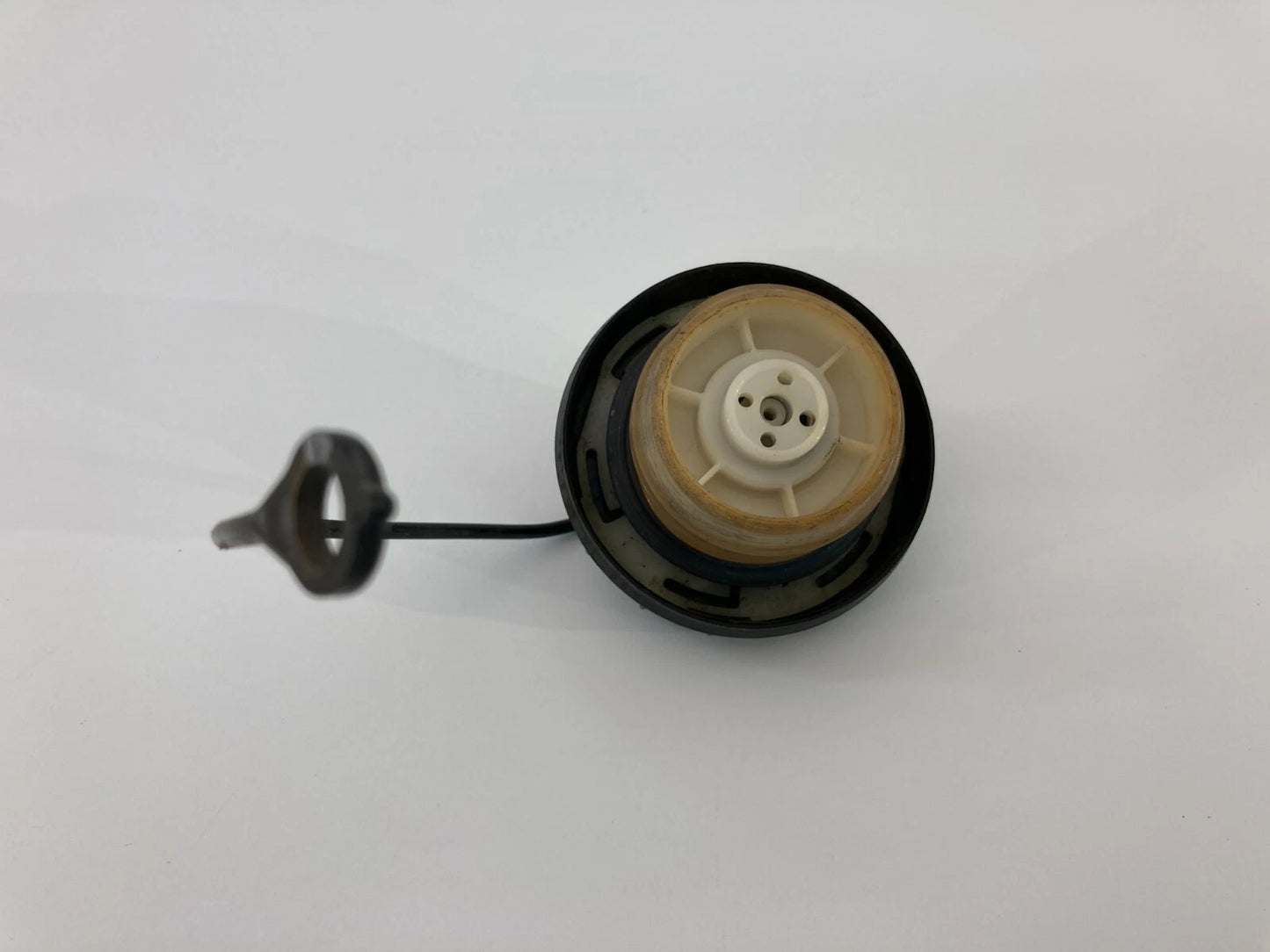 1993 93 CHRYSLER IMPERIAL FUEL FILLER TANK CAP DOOR GAS LID COVER ASSEMBLY OEM