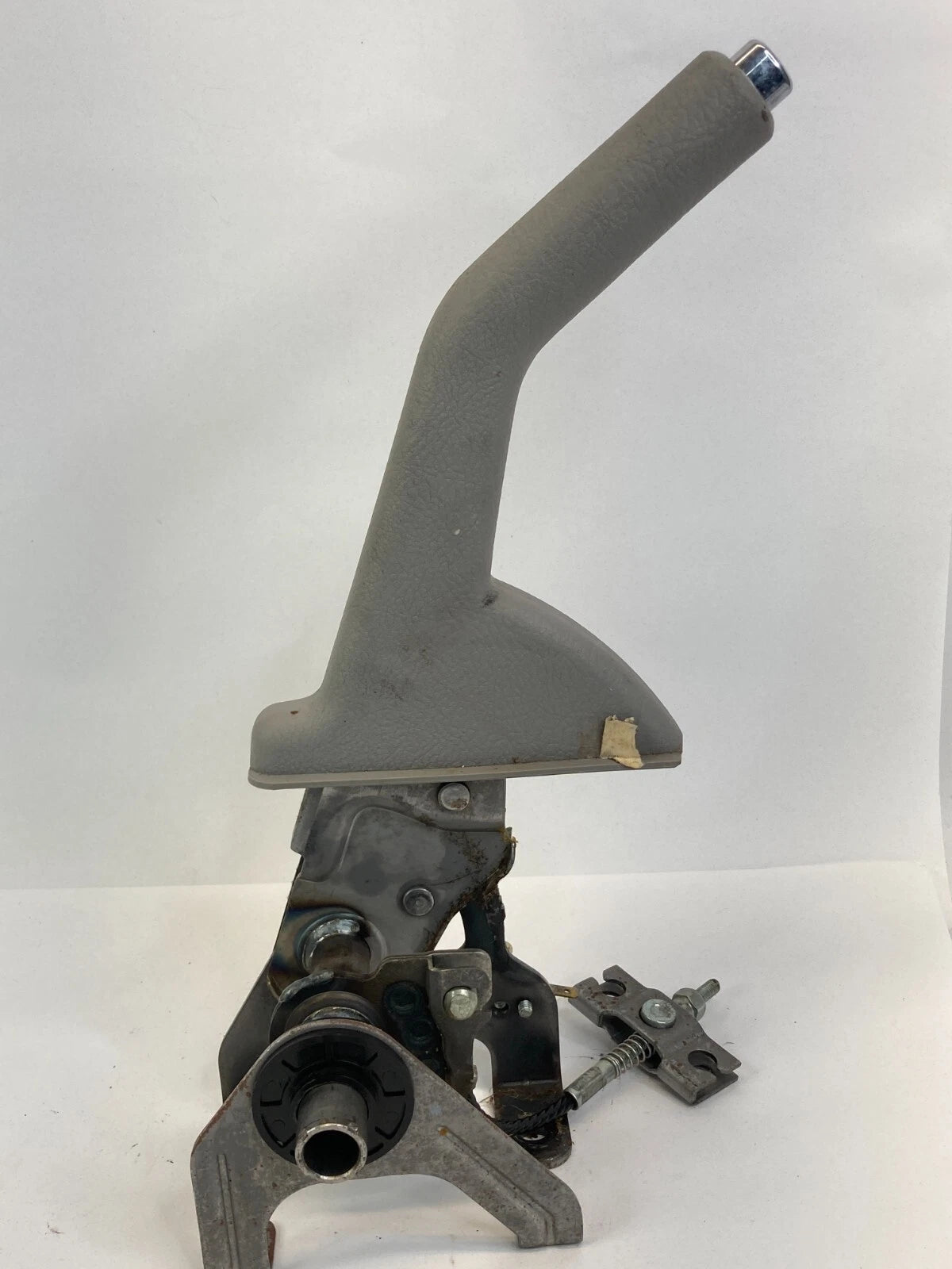 2007-2009 KIA SPECTRA EMERGENCY PARKING BRAKE HANDLE LEVER CONTROL CONSOLE OEM