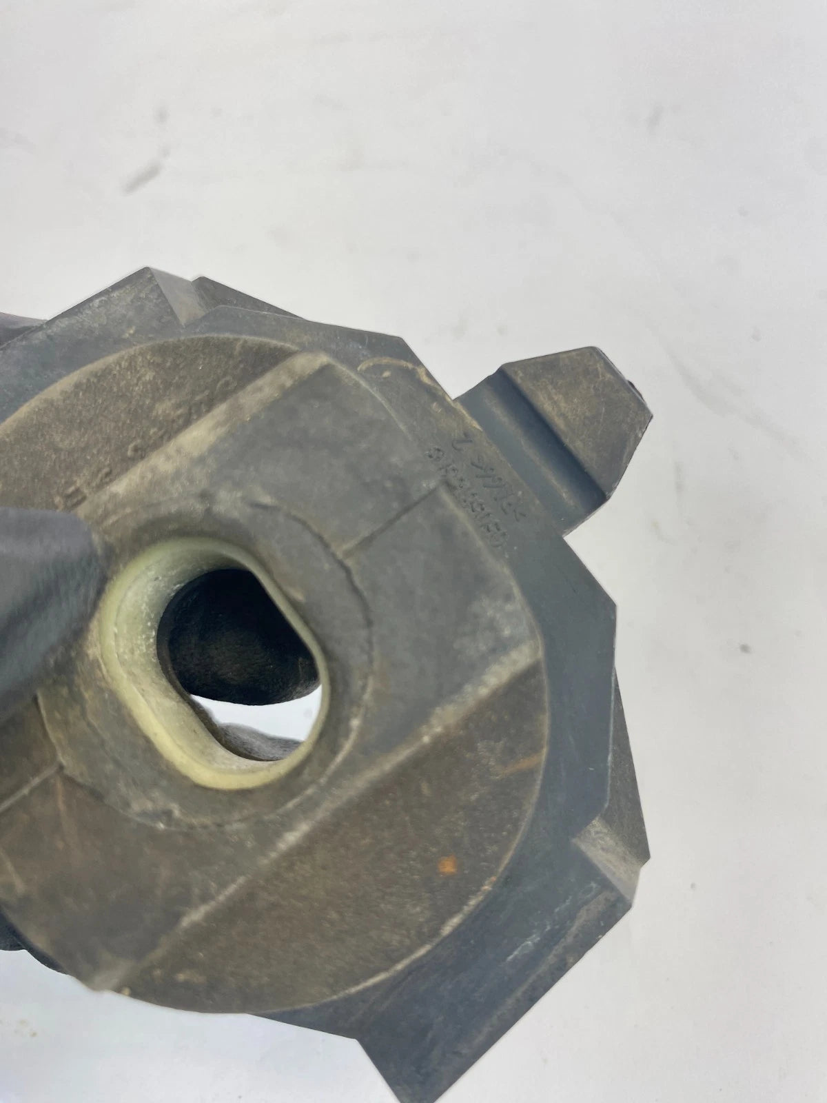 2007-2014 CHRYSLER 200 RADIATOR UPPER ISOLATOR SUPPORT 05058136AB OEM