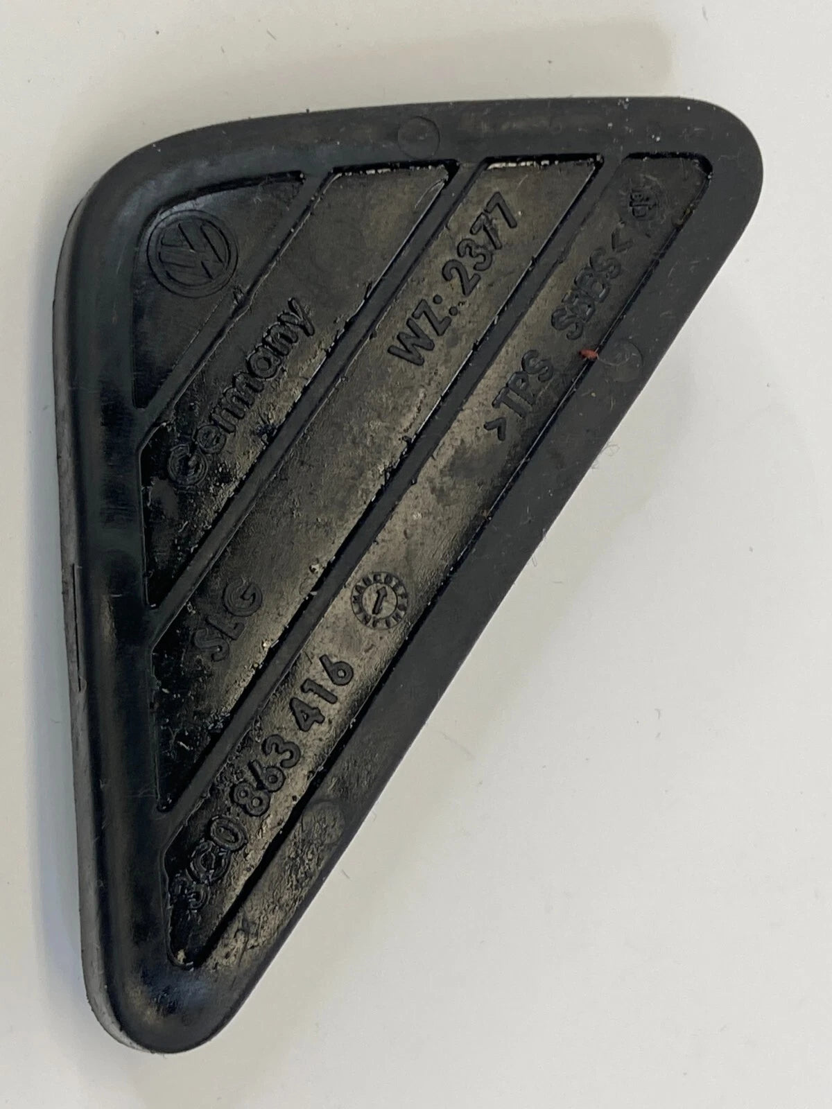 2009-2017 VOLKSWAGEN CC SEDAN CENTER CONSOLE MAT RUBBER INSERT 3C0-863-416