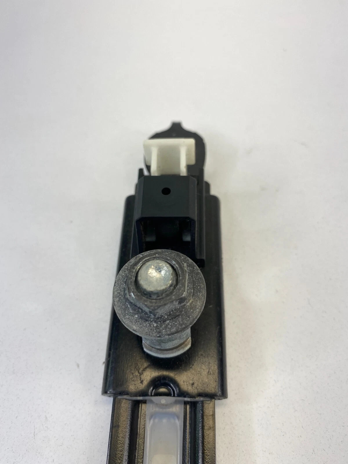 2009-2013 TOYOTA MATRIX FRONT LEFT DRIVER SIDE SEAT BELT HEIGHT ADJUSTER OEM