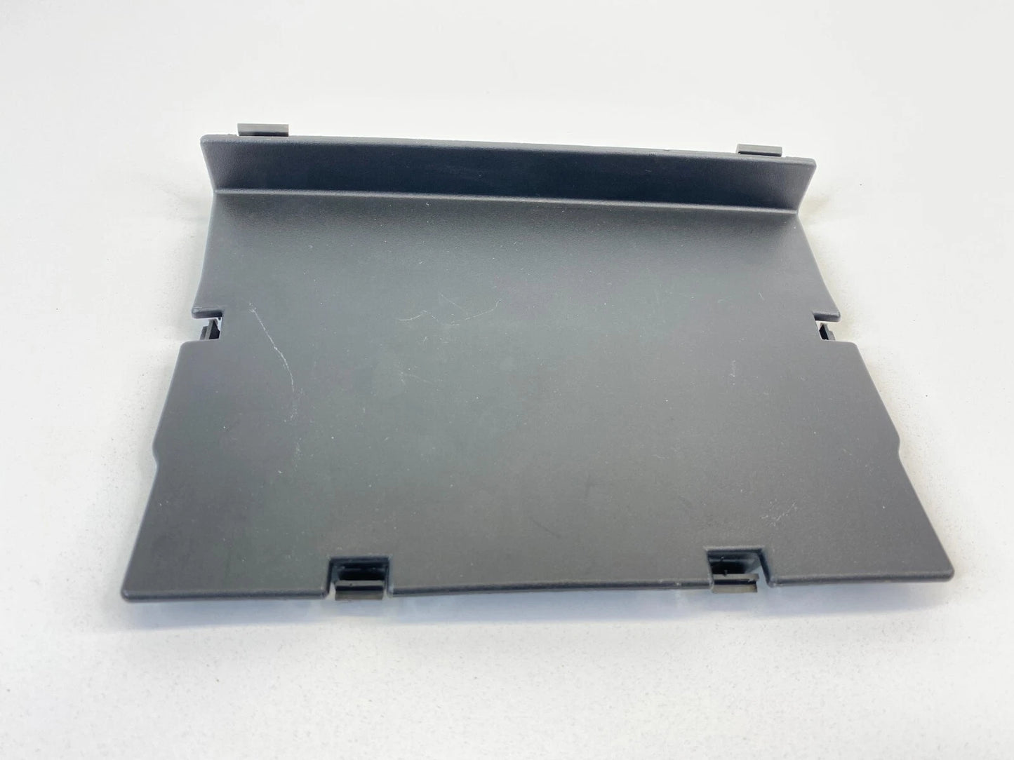 06-10 MERCEDES-BENZ DASH RIGHT GLOVE BOX MOUNT BRACKET COVER TRIM A2516890508