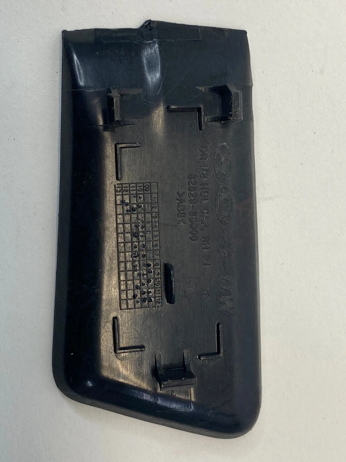 11-14 HYUNDAI SONATA REAR RIGHT INNER DOOR HANDLE SCREW CAP COVER 82629-3S000