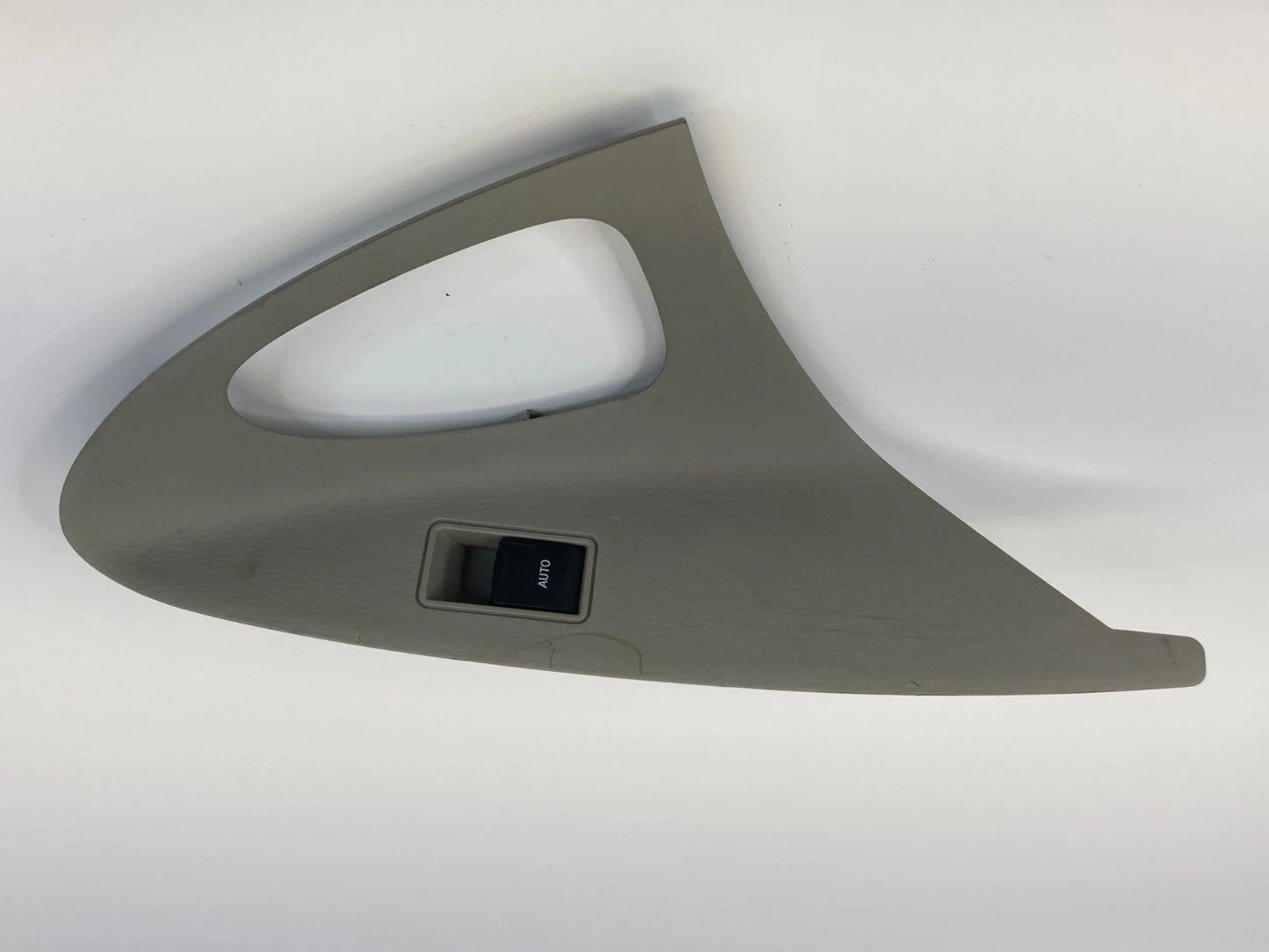 10 11 TOYOTA CAMRY REAR RIGHT SIDE DOOR WINDOW SWITCH BEZEL TRIM W/ SWITCH OEM