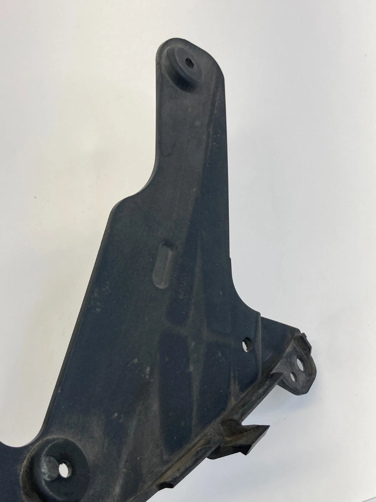 2011-2015 Hyundai Sonata Hybrid Front Bumper Right Side Bumper Bracket RH OEM