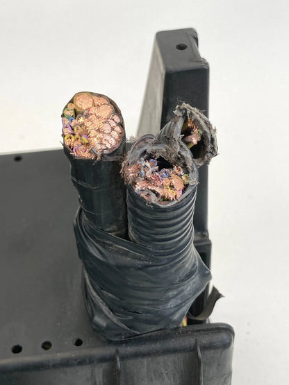 2011-2015 FORD EXPLORER INTERCEPTOR ENGINE FUSE RELAY BOX COMPARTMENT W/ COVERS