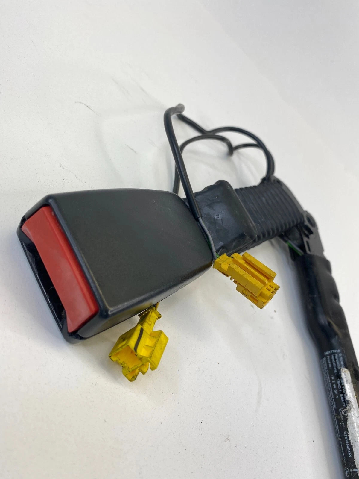 06-12 MERCEDES-BENZ R350 FRONT RIGHT PASSENGER SEAT BELT BUCKLE A2518600469 OEM