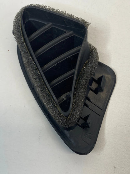 2012-2020 CHEVROLET SONIC DASH UPPER RIGHT A/C AIR VENT DEFOGGER OUTLET GRILLE