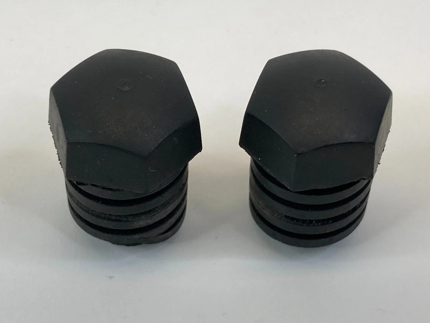 2006-2011 BUICK LUCERNE SEDAN FRONT HOOD RUBBER CUSHION BUFFER STOPPER BUMPER