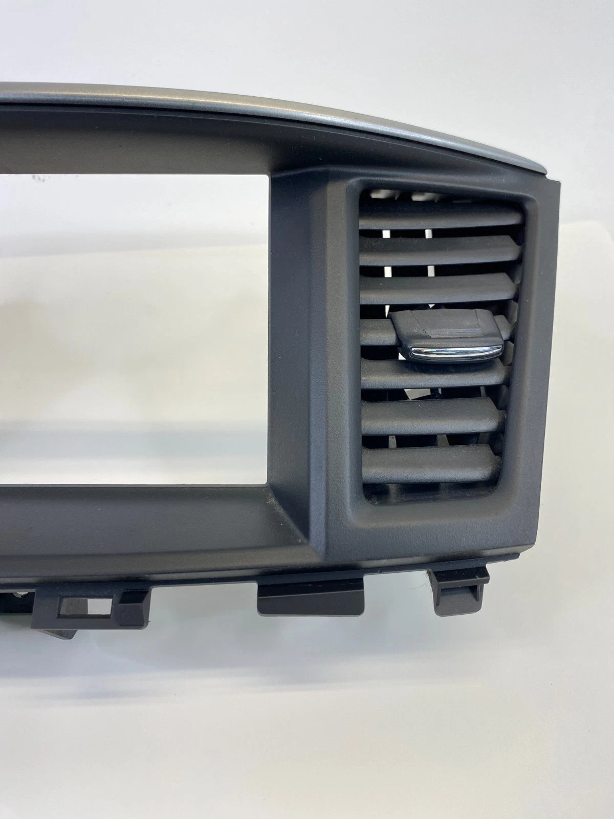 2013 INFINITI JX35 14-15 QX60 CENTER DASH RADIO BEZEL AIR VENT TRIM PANEL OEM