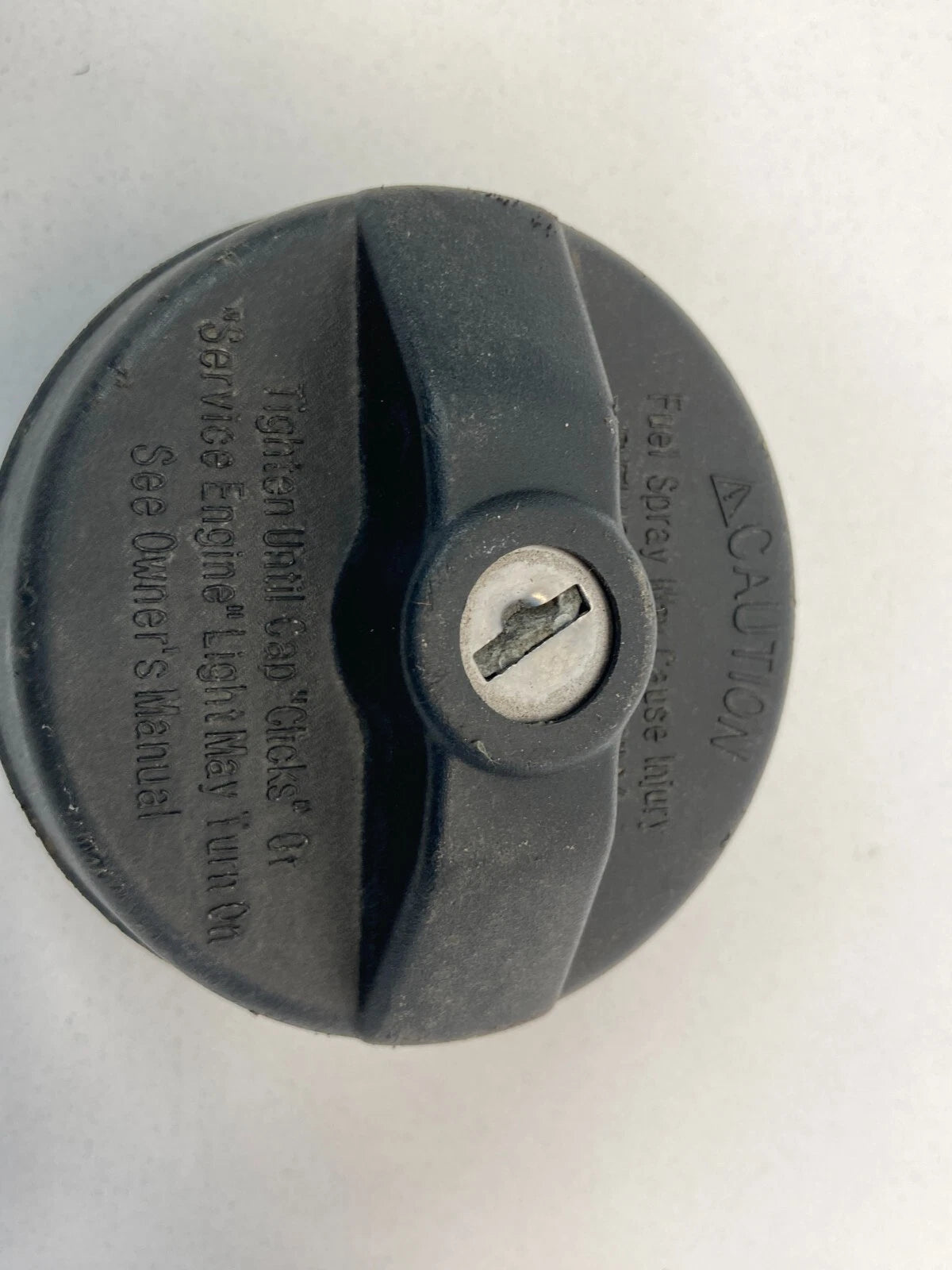 2012-2017 CHEVROLET TRAVERSE FUEL TANK FILLER GAS LID COVER CAP OEM