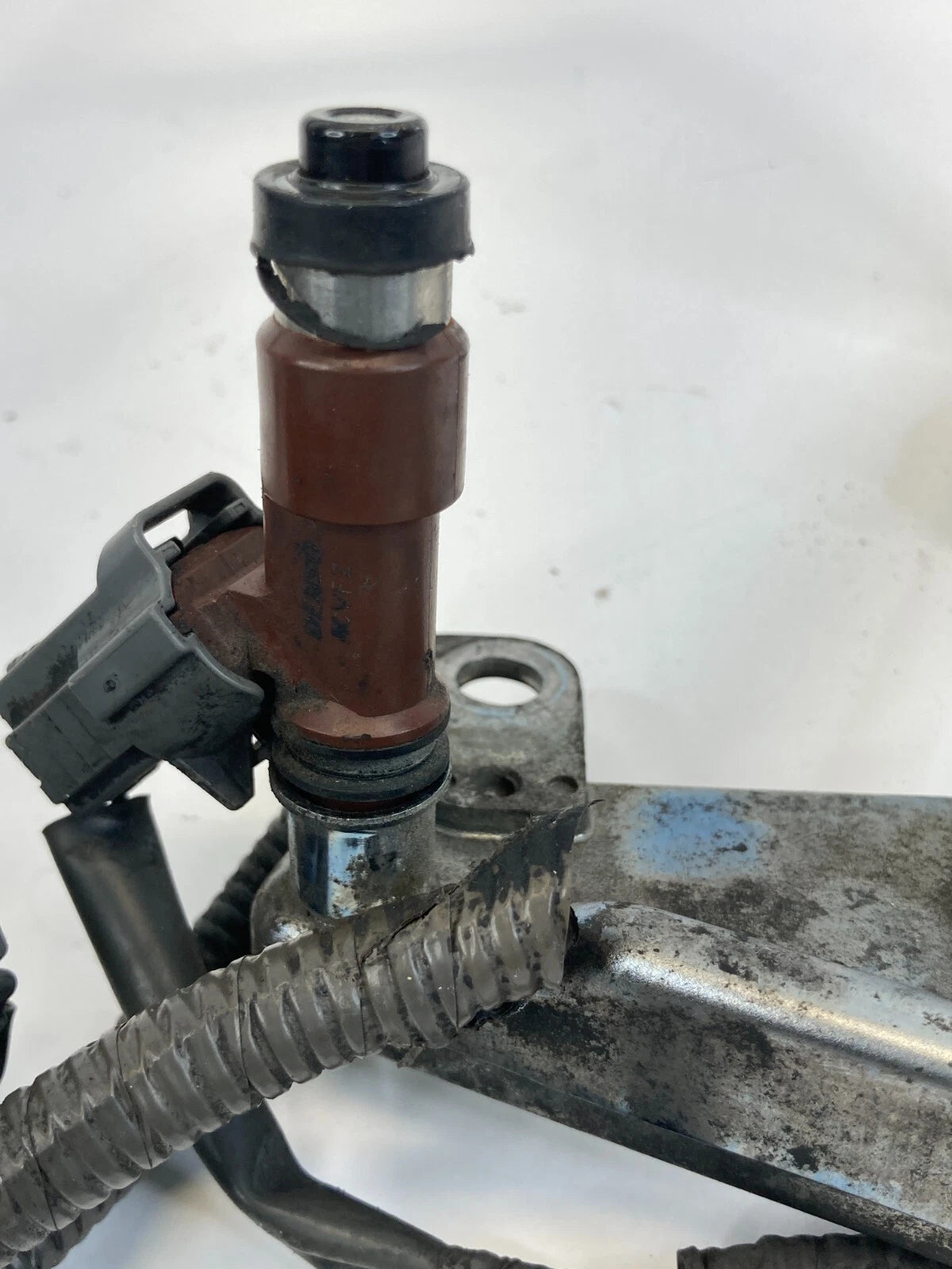 2010 2011 2012 SUBARU LEGACY 2.5L ENGINE INJECTOR FUEL GAS RAIL ASSY OEM