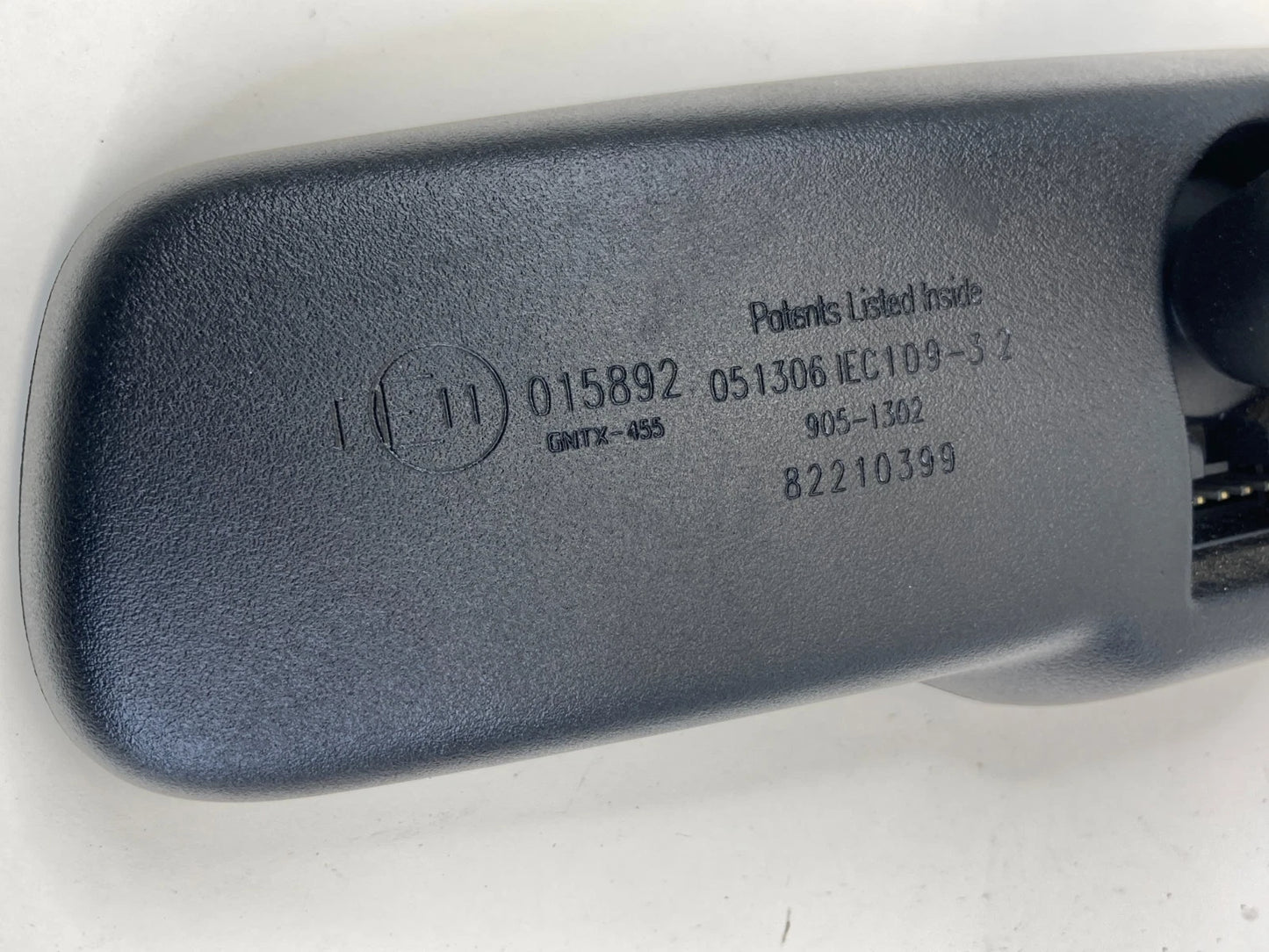 2007-17 JEEP COMPASS PATRIOT CALIBER INSIDE REAR VIEW MIRROR W/ SWITCH E11015892