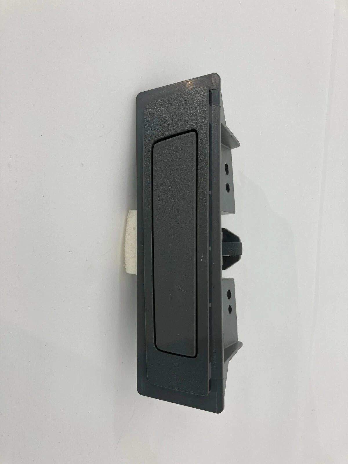 08 09 10 CHRYSLER TOWN & COUNTRY GRAND CARAVAN DASH STORAGE CUBBY RELEASE LATCH
